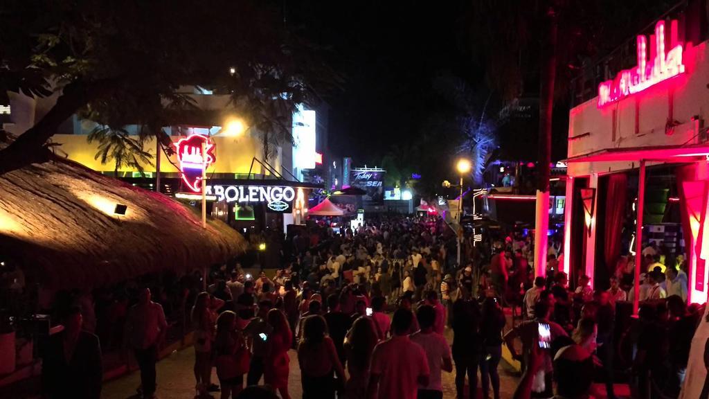 Tropical Casablanca Party Zone Hotel Playa del Carmen Exterior foto