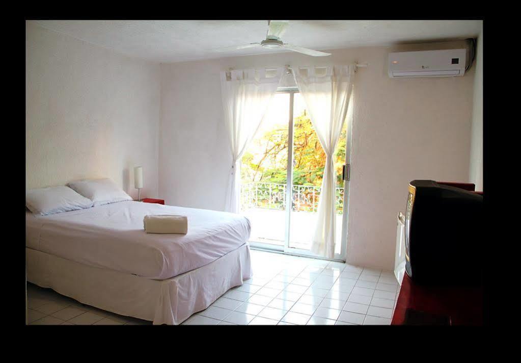 Tropical Casablanca Party Zone Hotel Playa del Carmen Exterior foto